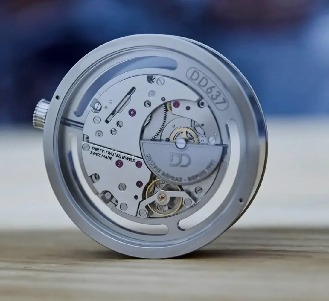 Calibre DD637 vu côté fond